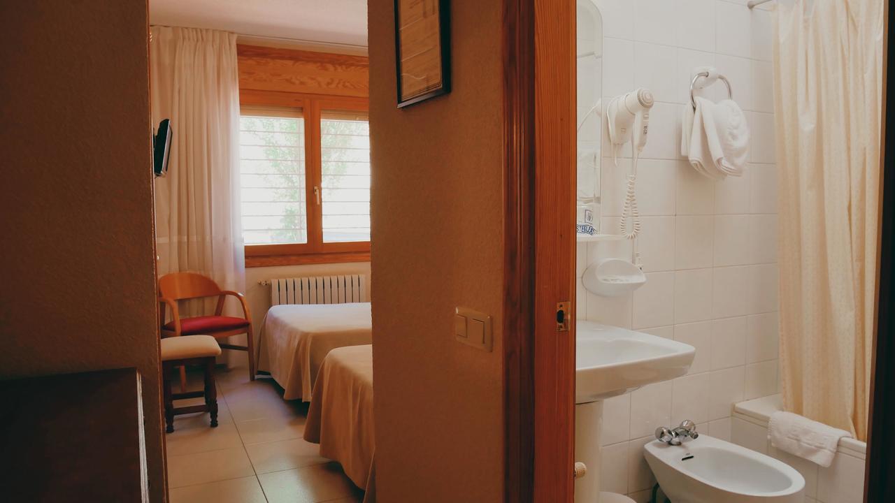 Balneario De Tus Hotel Yeste Bagian luar foto