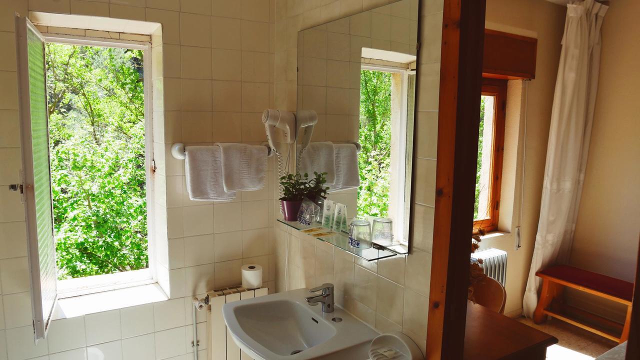 Balneario De Tus Hotel Yeste Bagian luar foto