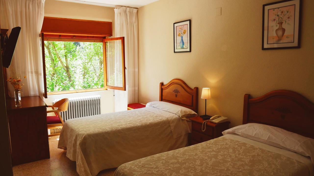 Balneario De Tus Hotel Yeste Bagian luar foto